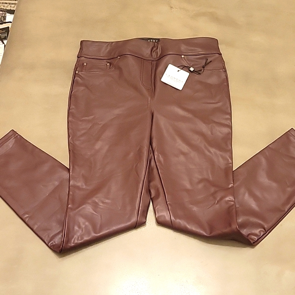 NWT Laundry by Shelli Segal Burgundy Faux Leather Leggings Size Medium